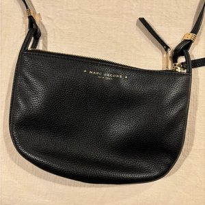 Marc Jacobs Crossbody Bag Supple Group Leather Small Half moon Minimalist EUC
